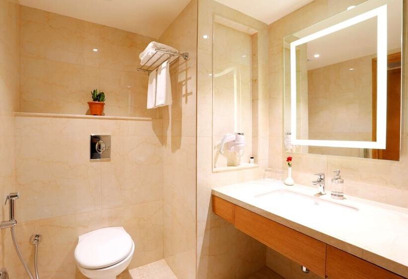 בית מלון כפרי Nataraj Sarovar Portico