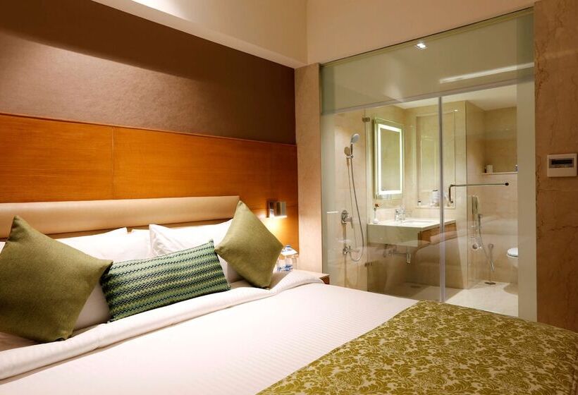 בית מלון כפרי Nataraj Sarovar Portico