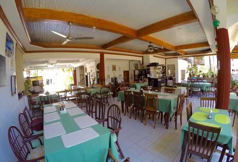 בית מלון כפרי New Eve's Kiosk Dive Resort