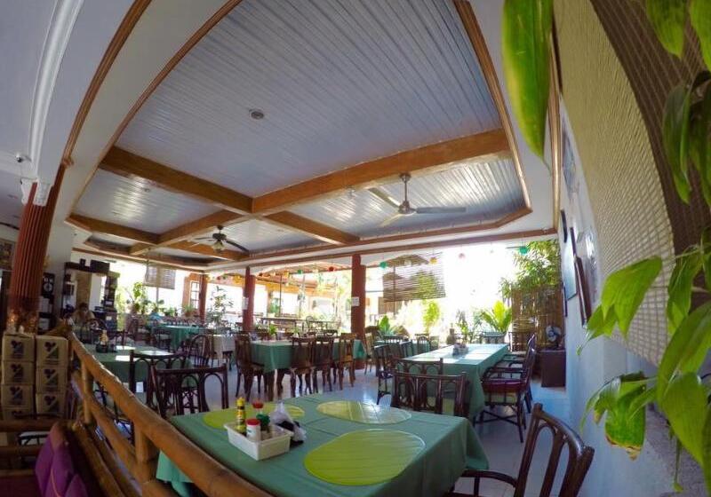 בית מלון כפרי New Eve's Kiosk Dive Resort