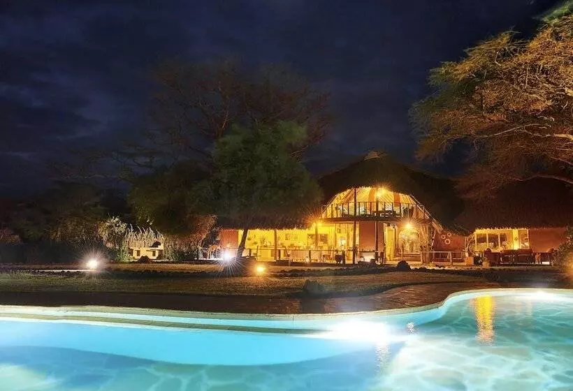 هتل Tawi Lodge