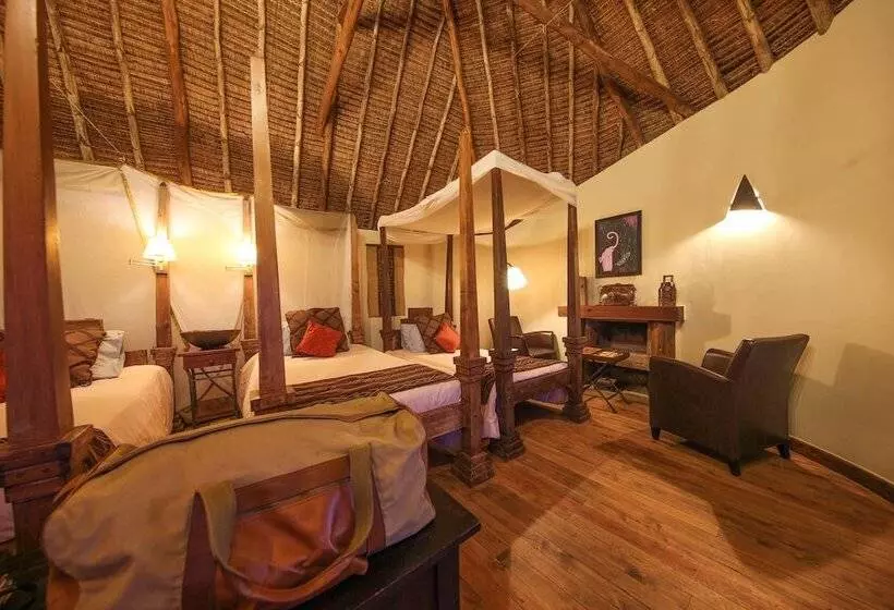هتل Tawi Lodge