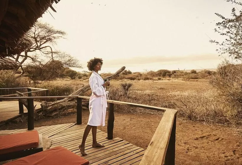هتل Tawi Lodge