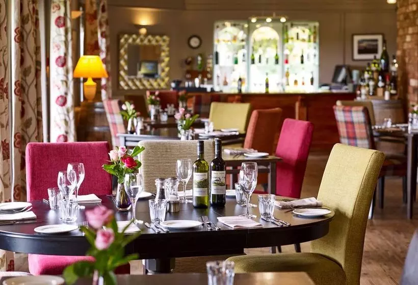 هتل Three Choirs Vineyards