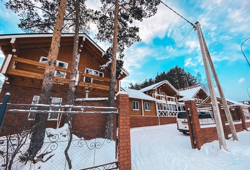 בית מלון כפרי Uralskiy Teremok