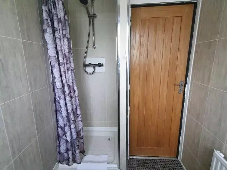 Majatalo Devine Beach Hotel, Westcliff Southend-On-Sea