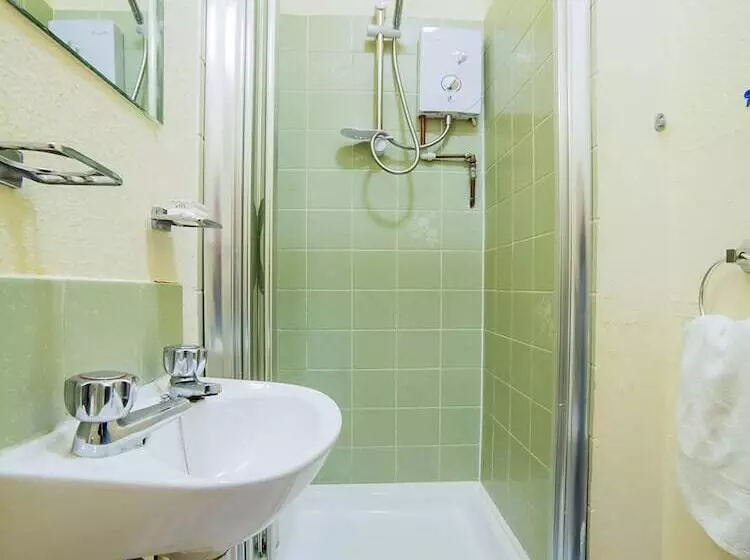 Majatalo Devine Beach Hotel, Westcliff Southend-On-Sea