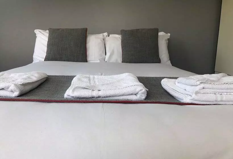 Majatalo Devine Beach Hotel, Westcliff Southend-On-Sea