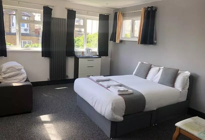 Majatalo Devine Beach Hotel, Westcliff Southend-On-Sea