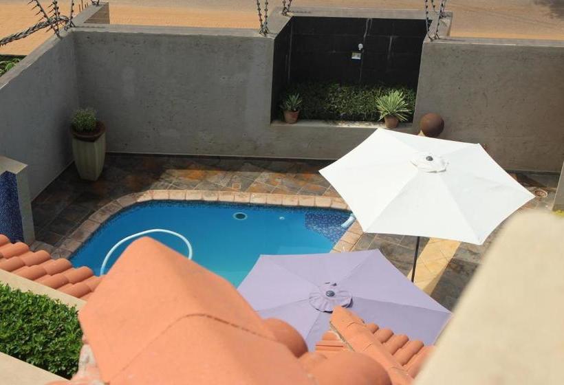 Pensionat Wuyane Guest House