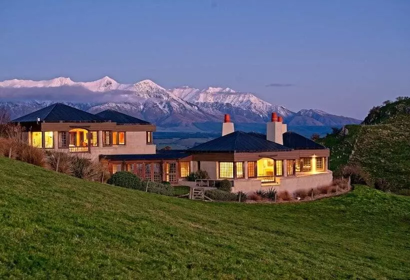 Aamiaismajoitus (B&B) Cabot Lodge