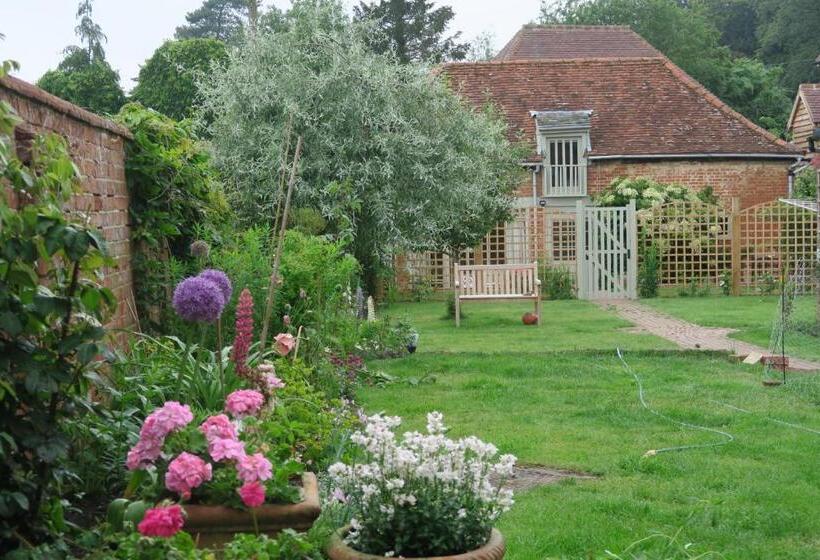 住宿加早餐  Hedingham Old Pottery