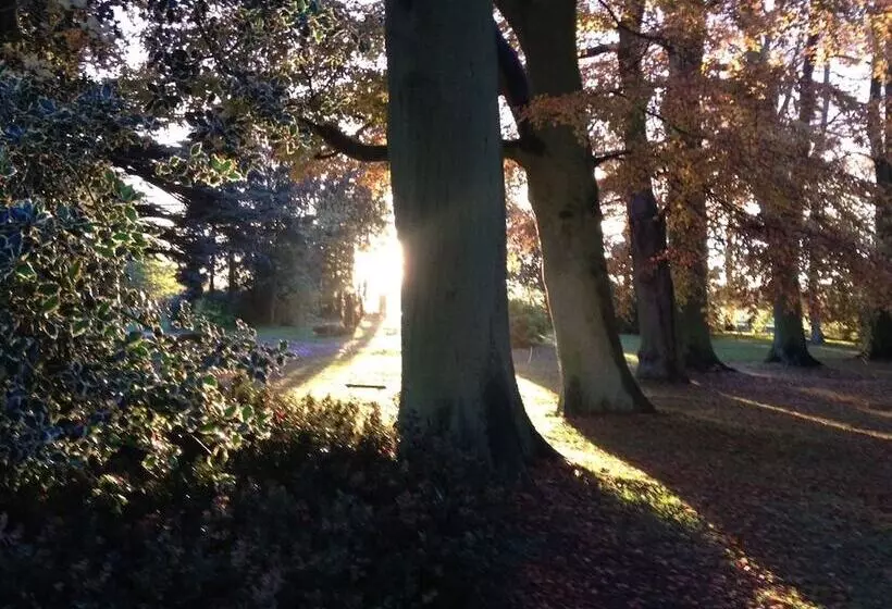 Cleatham Hall