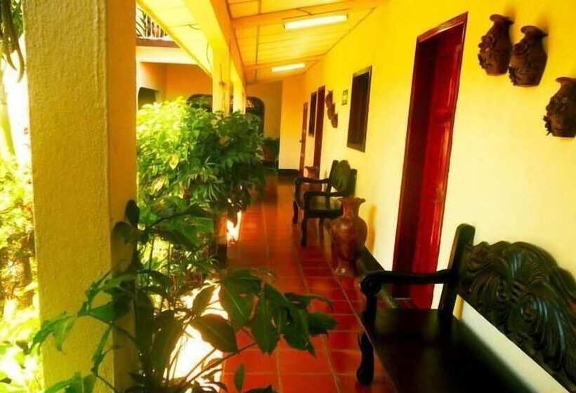 Hostal Santiago De Los Caballeros