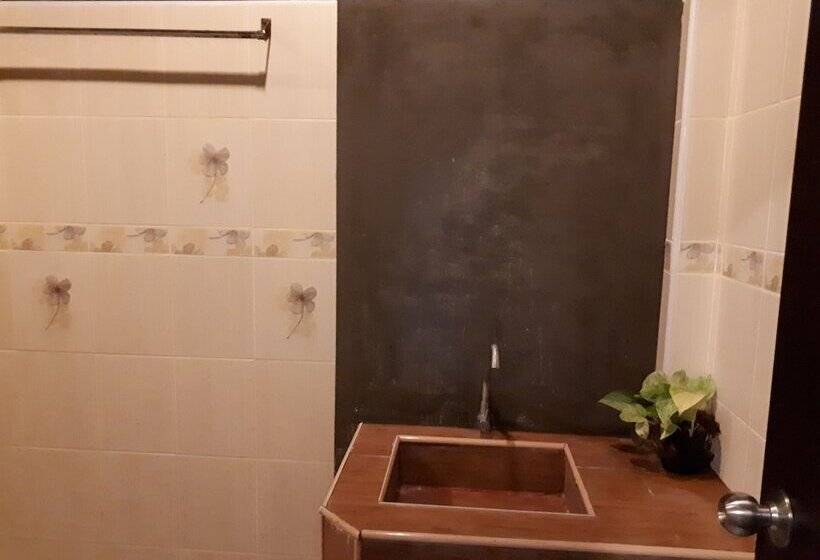 ホテル Baansuankamnun Montree