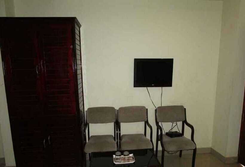 בית מלון כפרי Sap Residency