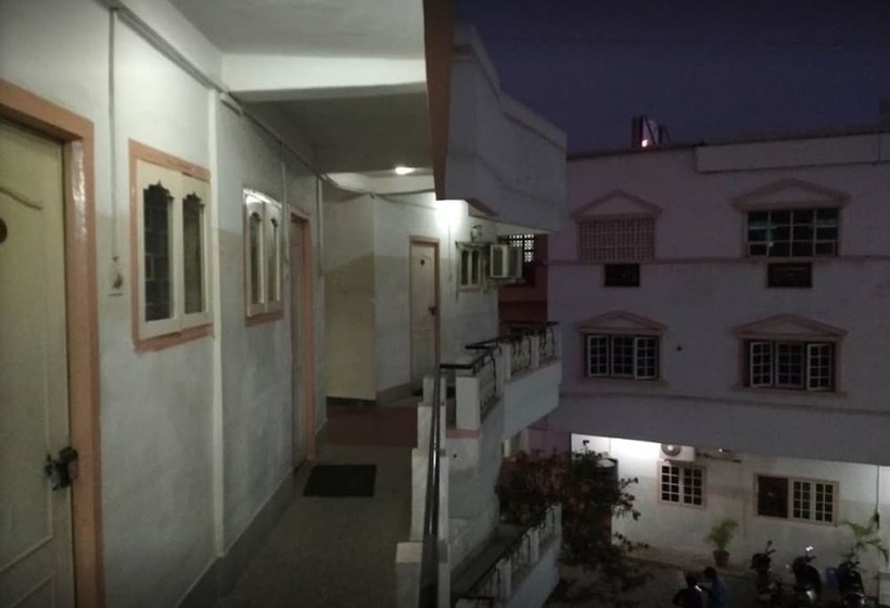 בית מלון כפרי Sap Residency