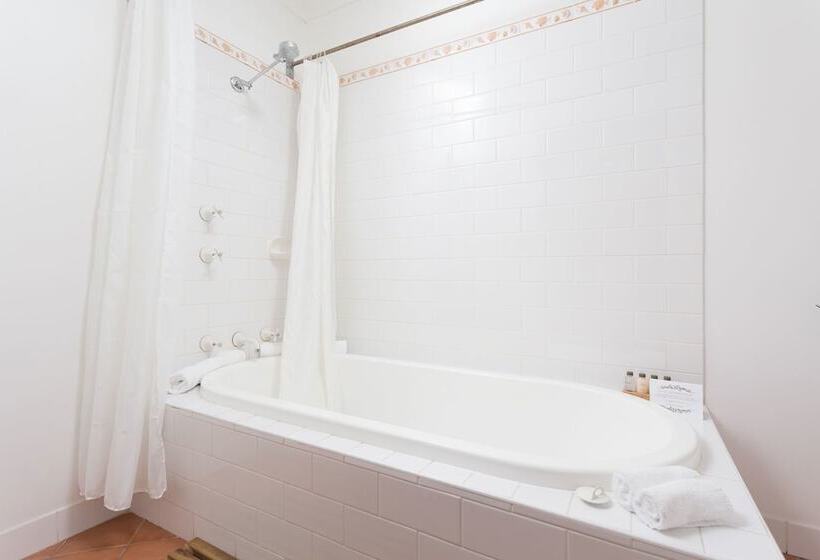 膳宿费 Finns At Old Bar