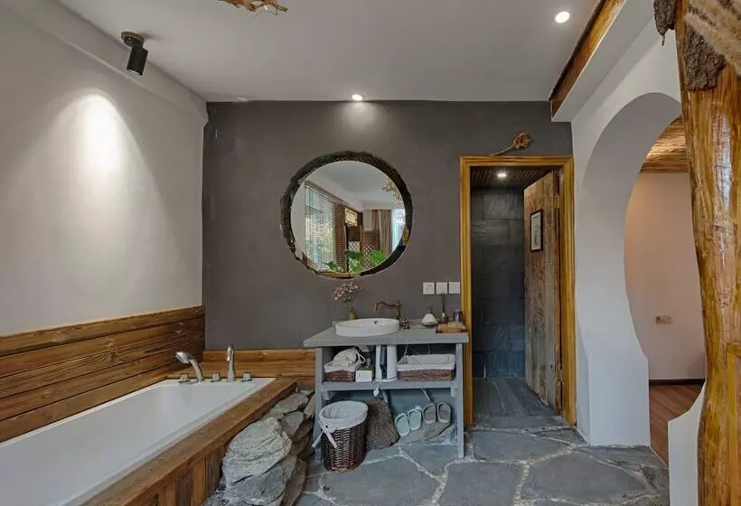 پانسیون Waterfall Boutique Inn