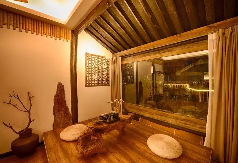 پانسیون Waterfall Boutique Inn