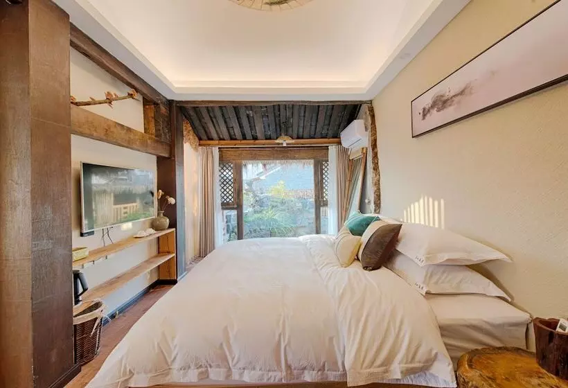 پانسیون Waterfall Boutique Inn