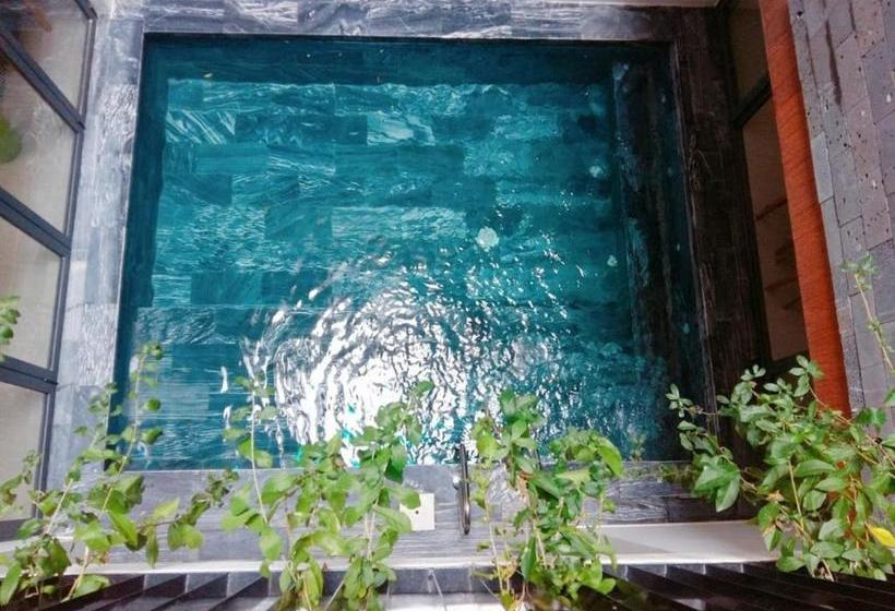 Tropical Da Nang Villa