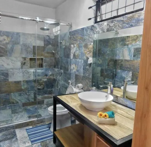 پانسیون Coral Studio