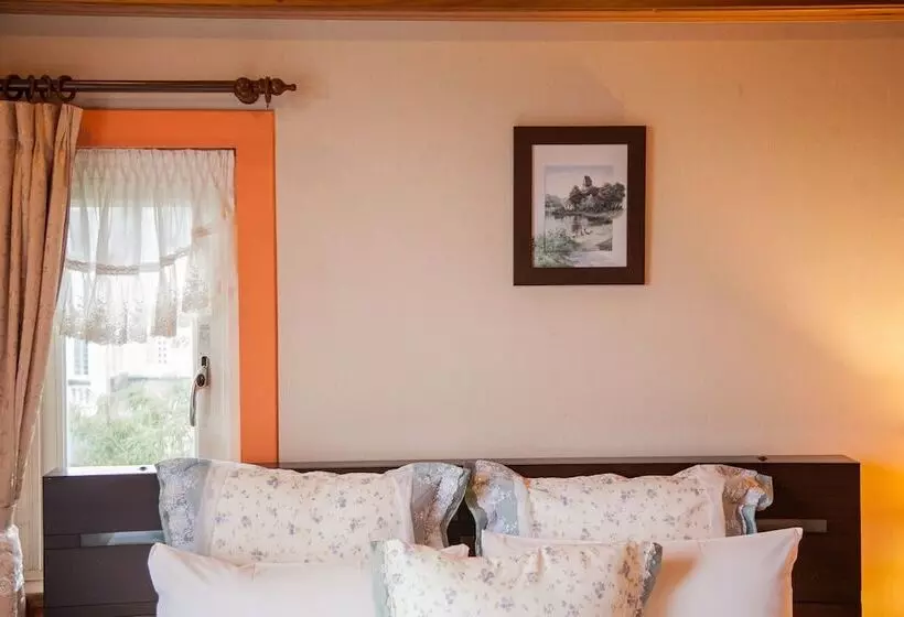 Flower Wall B&b