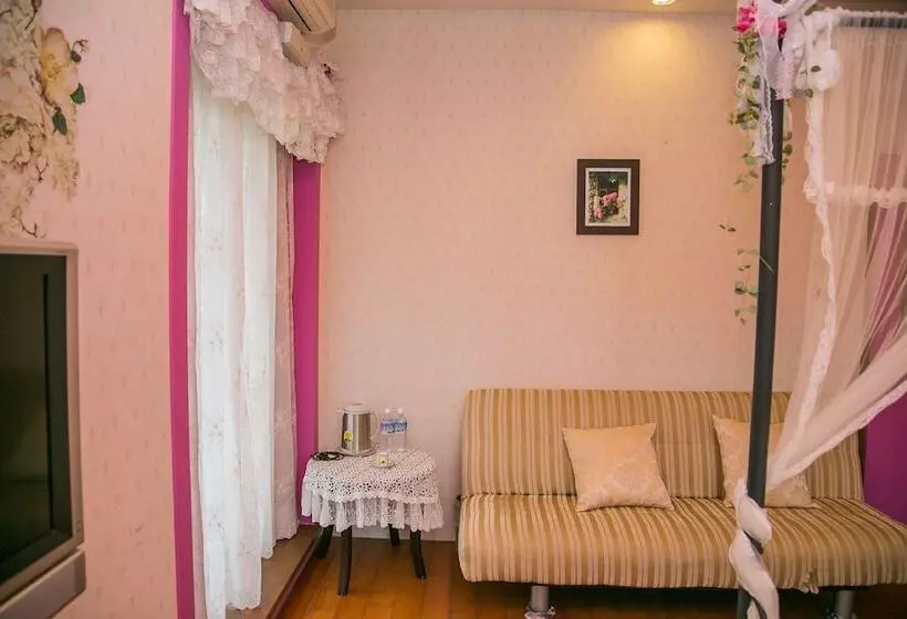 Flower Wall B&b