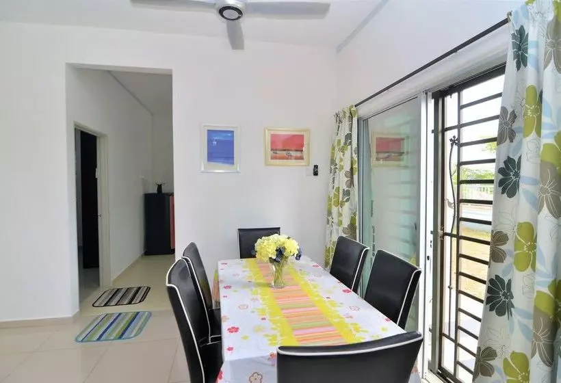 Impianacasa Kluang Homestay