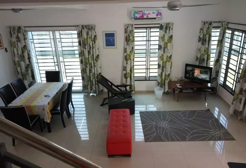 Impianacasa Kluang Homestay