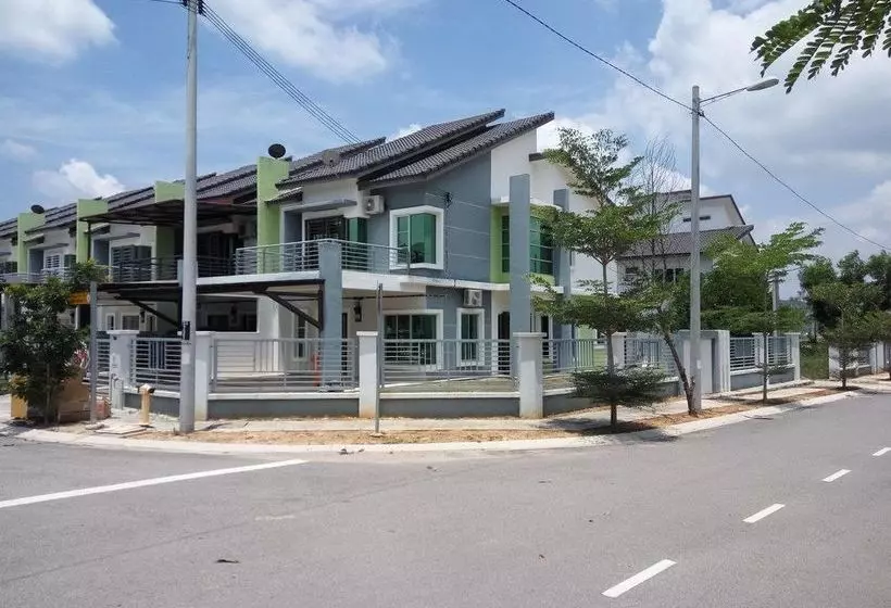 Impianacasa Kluang Homestay