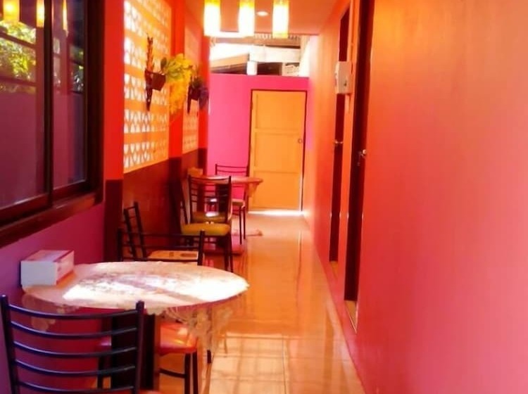 Отель Baansukruthai