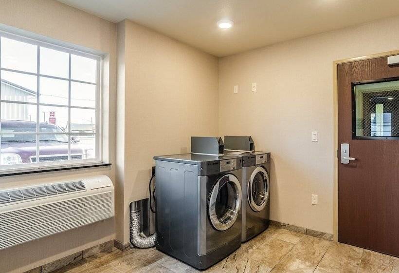 Hotel Cobblestone Inn & Suites  Bridgeport