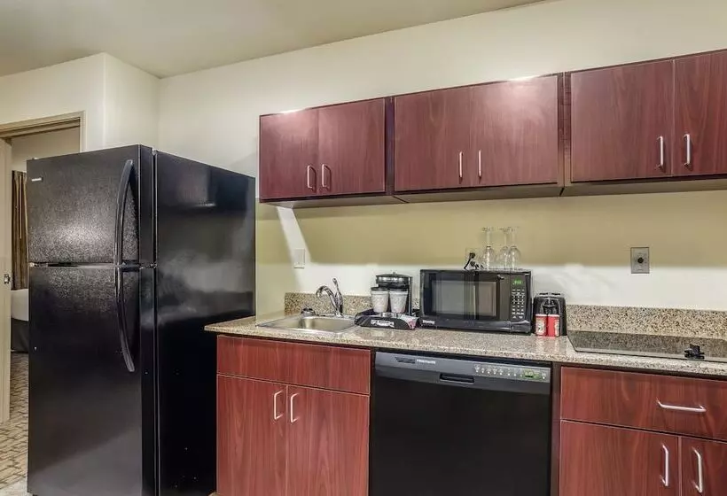 Hotelli Cobblestone Inn & Suites  Bridgeport