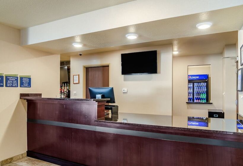 Hotel Cobblestone Inn & Suites  Bridgeport