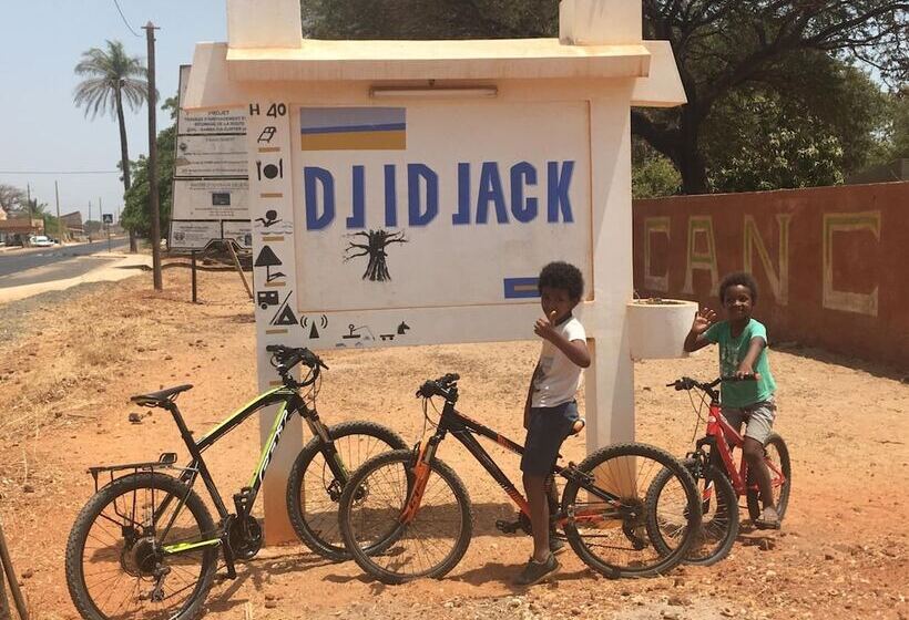 هتل Djidjack