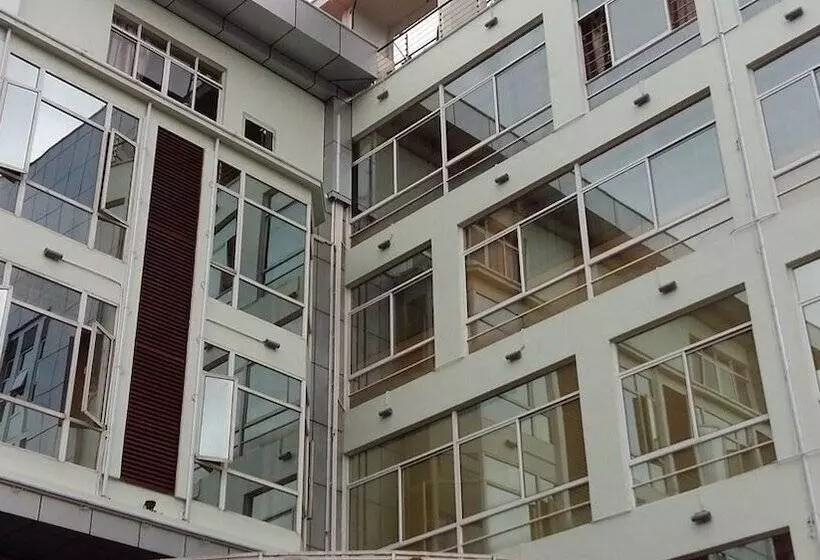 Kololo Courts Hotel And Restaurant Kampala