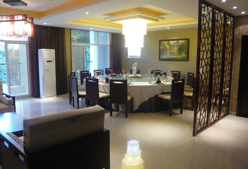 Kololo Courts Hotel And Restaurant Kampala