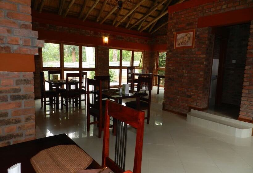 هتل Kutandara Lodges