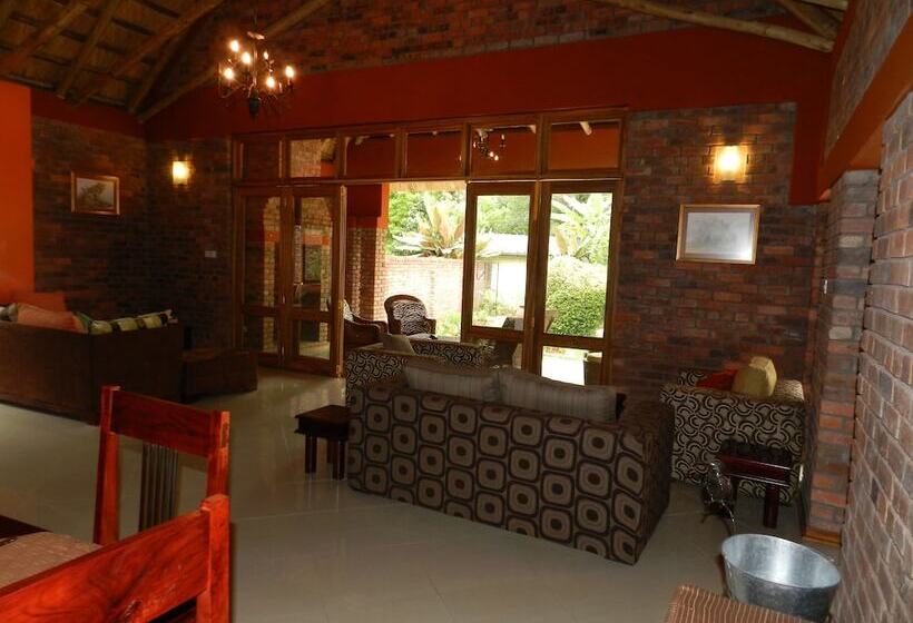 هتل Kutandara Lodges