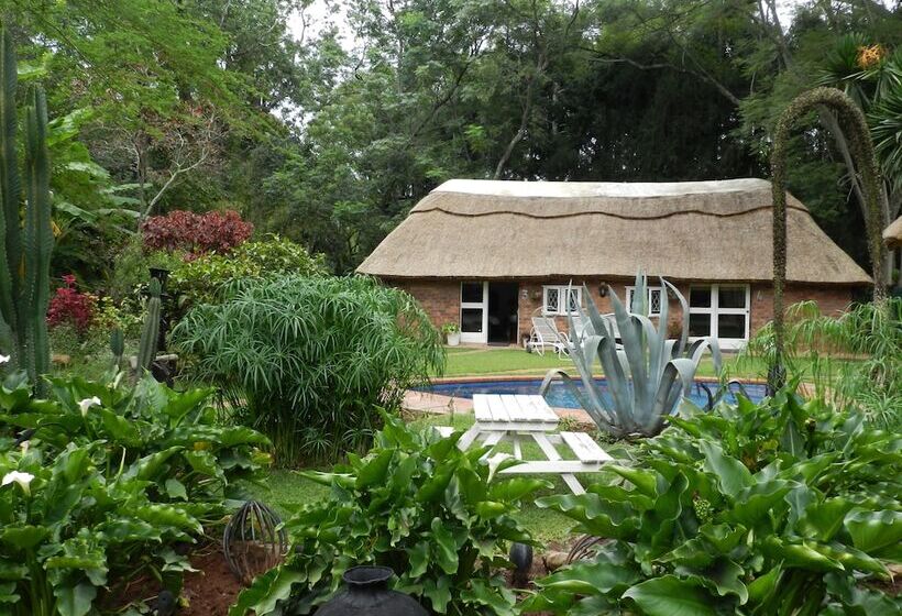 هتل Kutandara Lodges