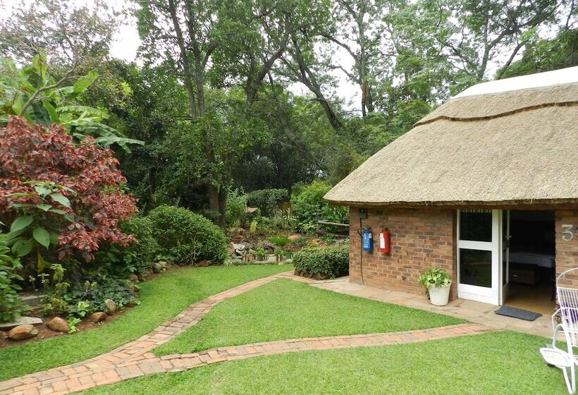 هتل Kutandara Lodges