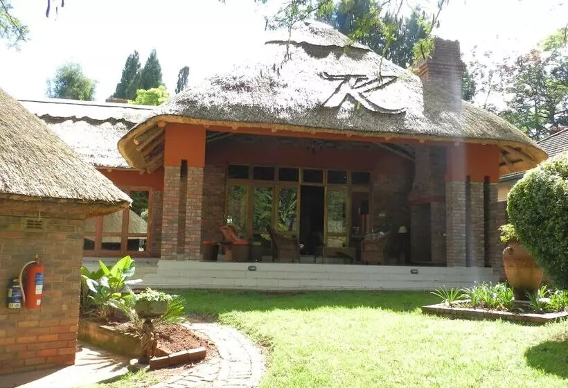 هتل Kutandara Lodges