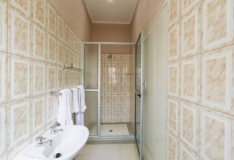 호텔 Premier Guest Lodge