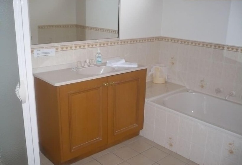 Parklake Holiday Units