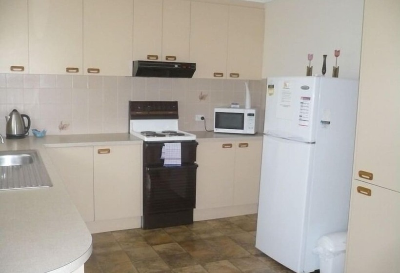 Parklake Holiday Units