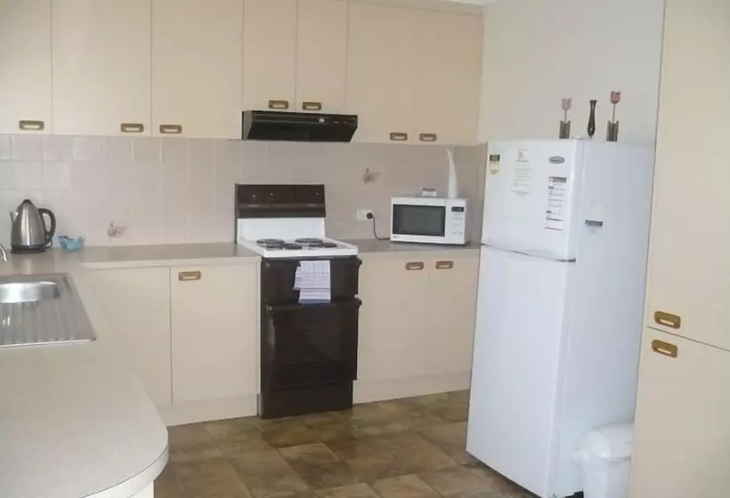 Parklake Holiday Units