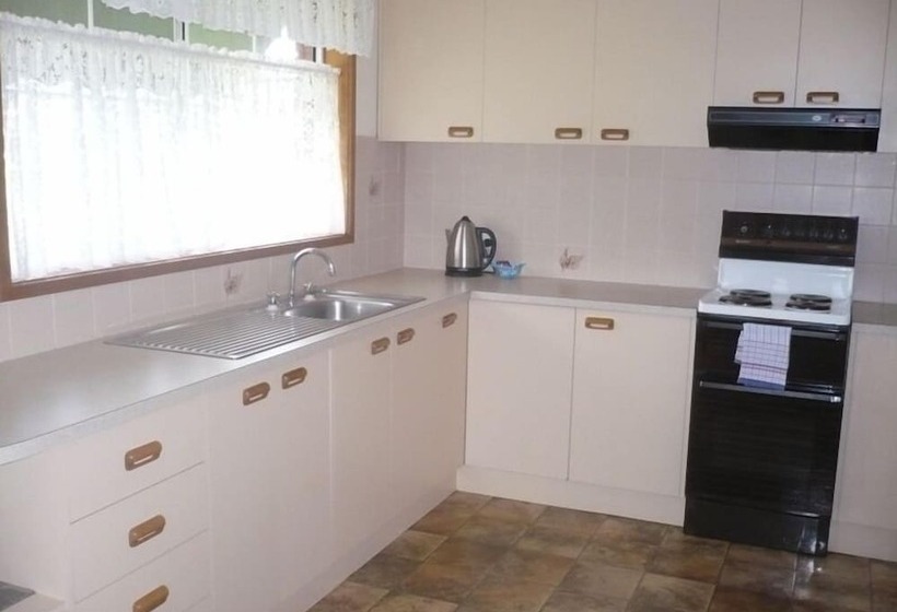 Parklake Holiday Units