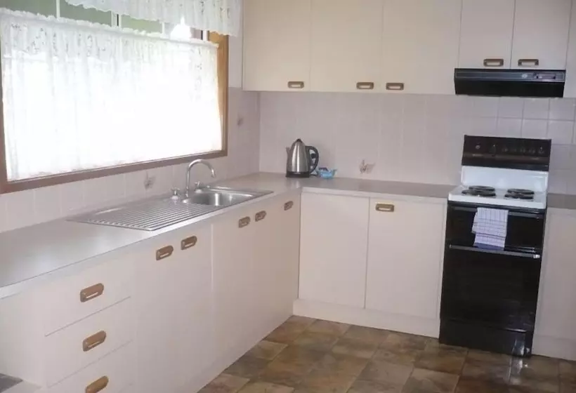 Parklake Holiday Units